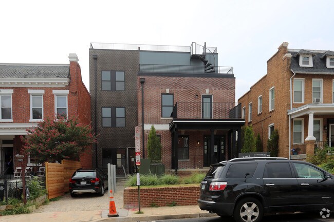 Building Photo - The Warder