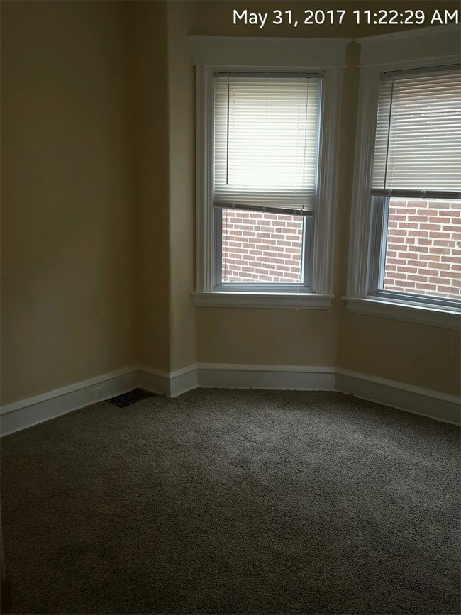 Foto del edificio - 3002 N Madison St
