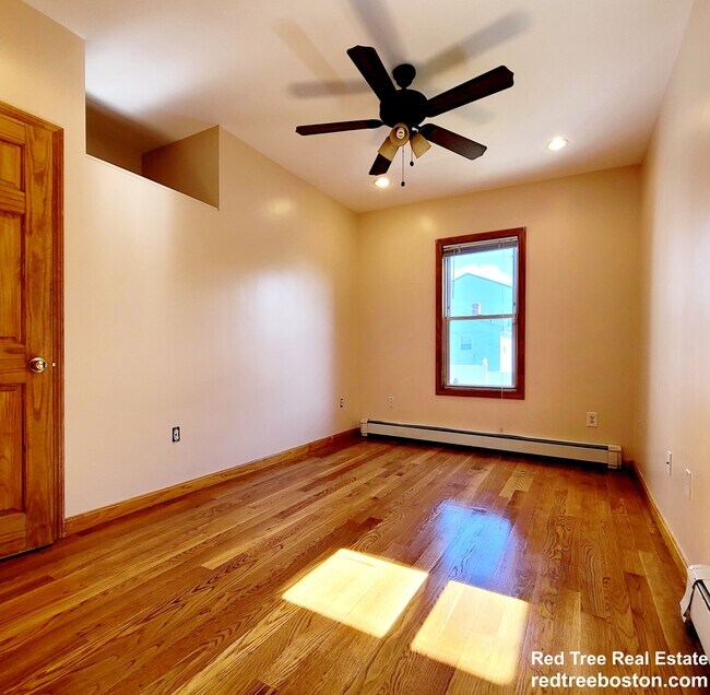 Foto del edificio - 28-30 Spaulding St