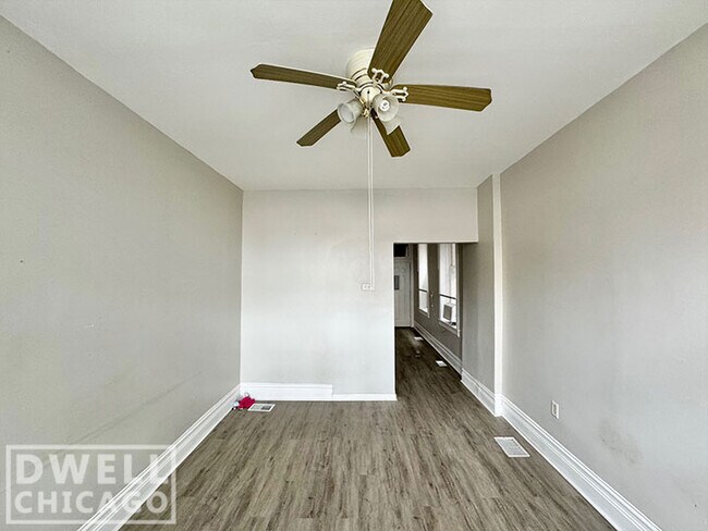 Foto del edificio - 2131 S Fairfield Ave