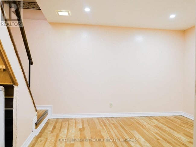Building Photo - 8 Stanbridge Ct