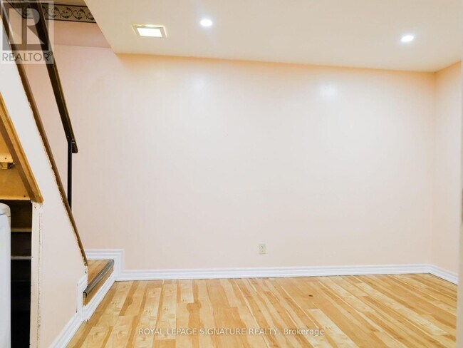 Photo du bâtiment - 8 Stanbridge Ct