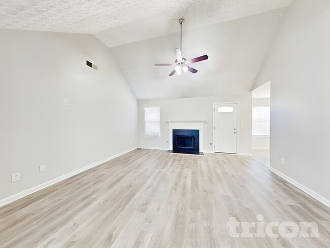 Building Photo - 185 Labrea Blvd