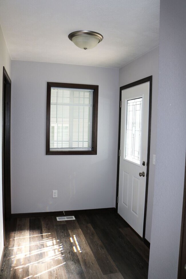 Foto del edificio - Must-See Townhome Built in 2019!