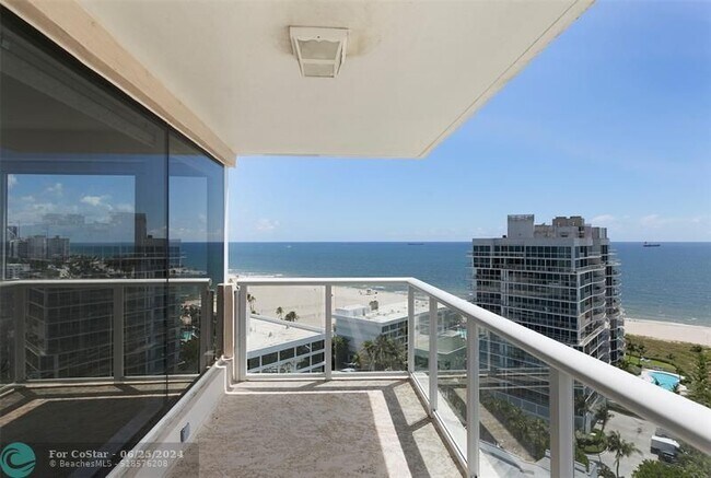 Building Photo - 3000 Holiday Dr