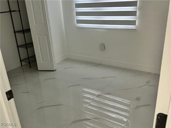 Foto del edificio - 1907 W 9th St