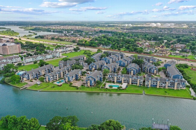 Foto del edificio - 18519 Egret Bay Blvd