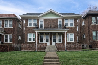 Building Photo - 5042 Pernod Ave