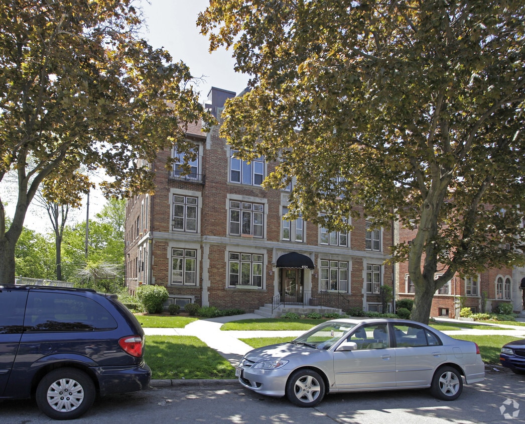 Building Photo - 4121 W Martin Dr