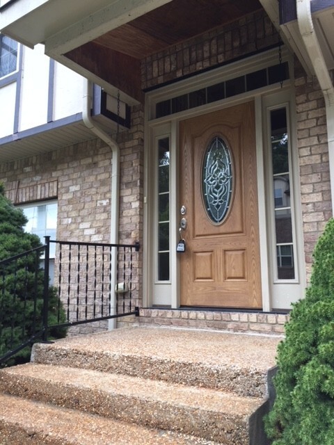 Building Photo - 5BR Bellevue Home.. Rent concession..  1/2...