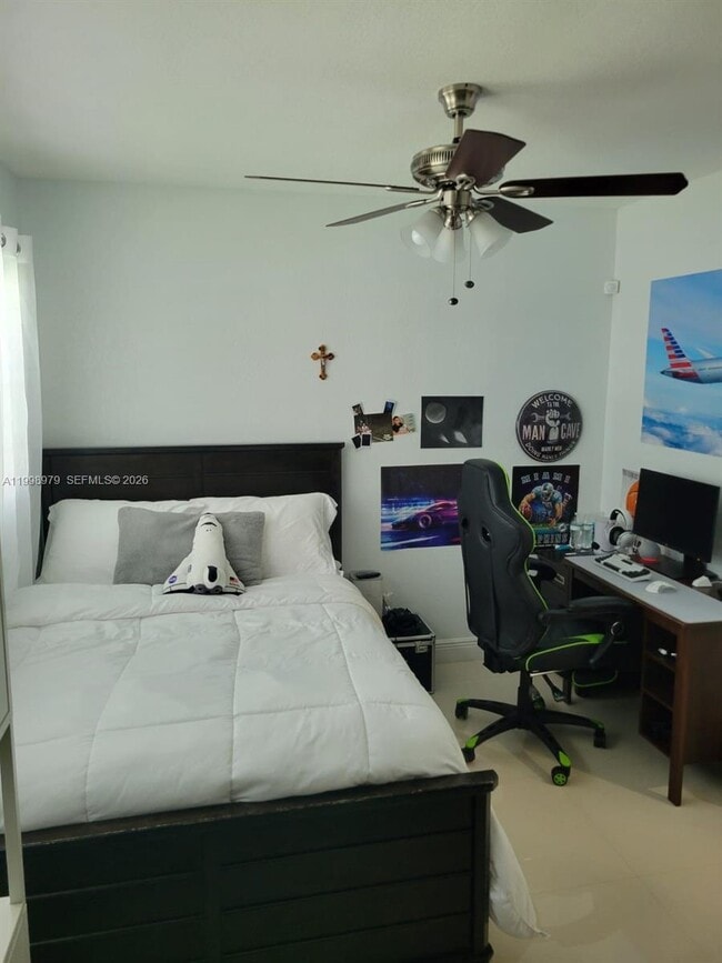 Foto del edificio - 8245 SW 43rd St