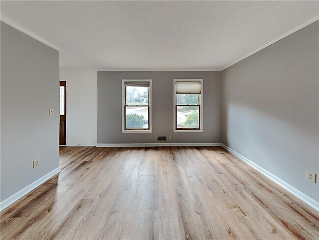 Building Photo - 4856 Hawk Pl NE