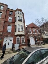 Building Photo - 1340 W 18th Pl