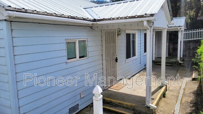 Foto del edificio - 203 SW Pine St
