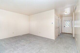 Building Photo - Mount Royal Townhomes