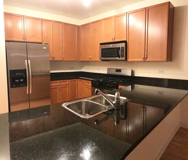 Foto del edificio - 451 W Huron St