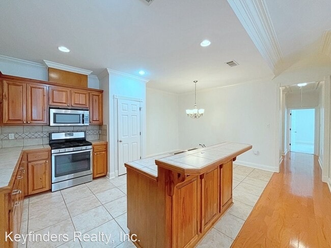 Building Photo - 4 br, 2 bath House - 2129 Springtide Dr.