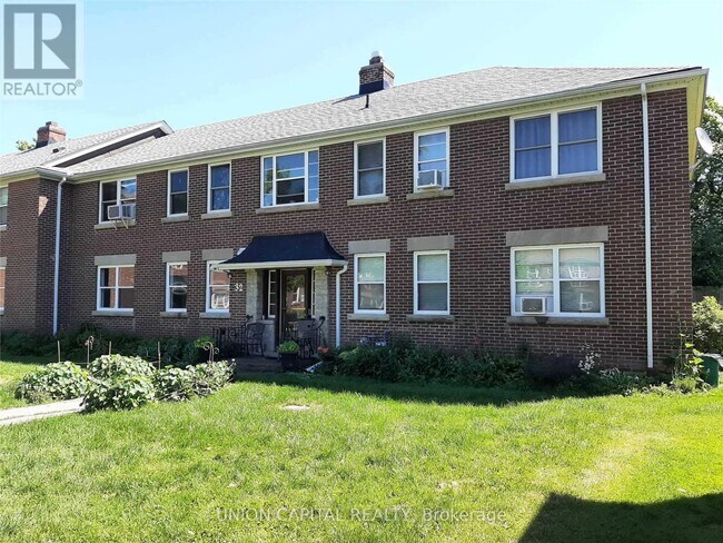 Building Photo - 32 Lasalle Ct