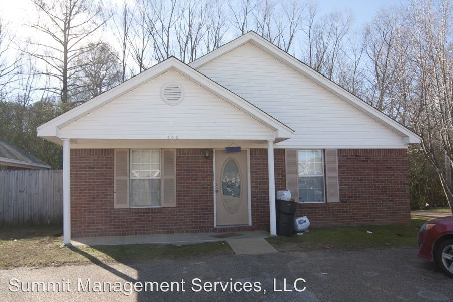 Primary Photo - 3 br, 3 bath House - 300 Creekwood Drive