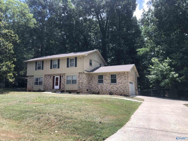 Building Photo - 5642 Chickasaw Dr