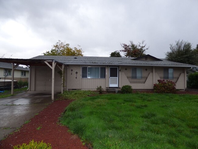 Building Photo - 3 bed 1 bath House