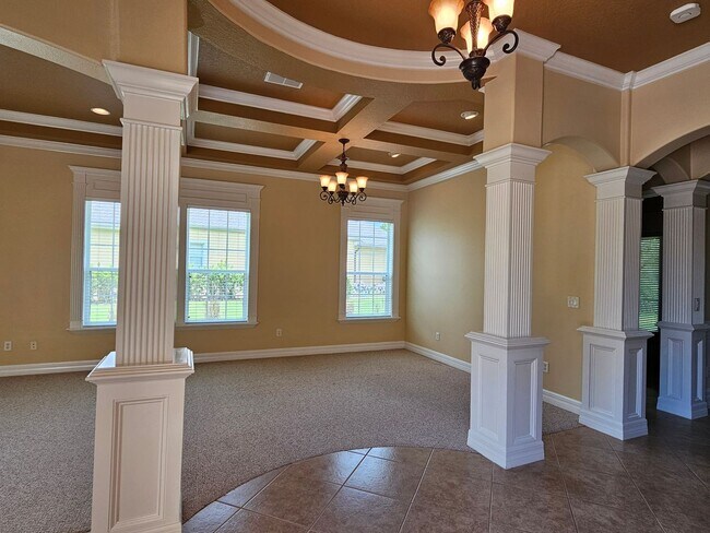 Building Photo - 4 bedroom, 4 bathroom, 3 car garage on con...