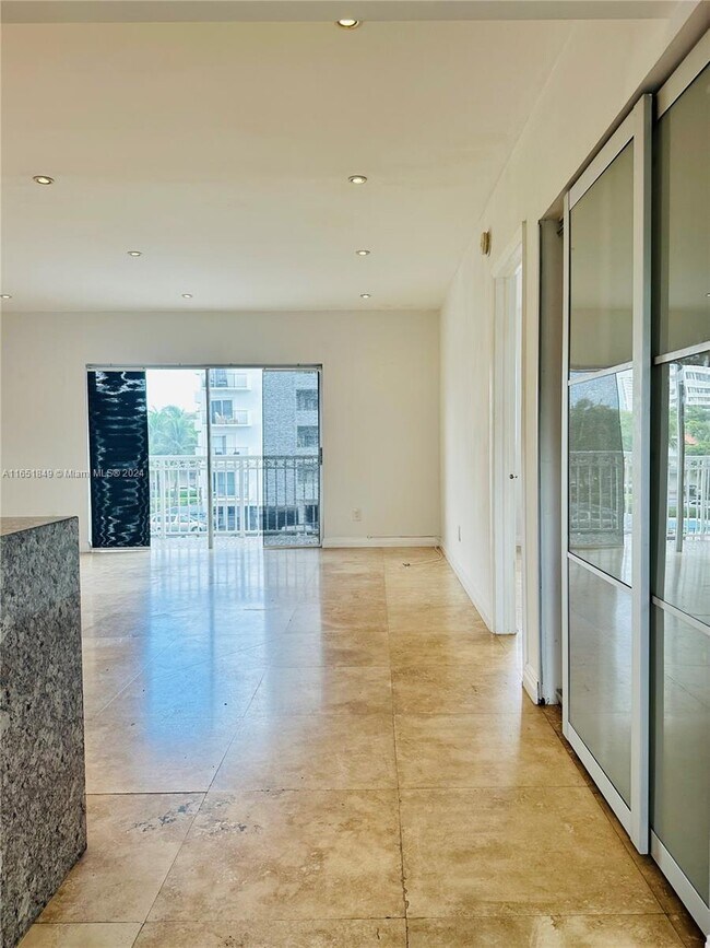Foto del edificio - 3601 NE 170th St