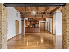 Building Photo - 607 Washington Ave S