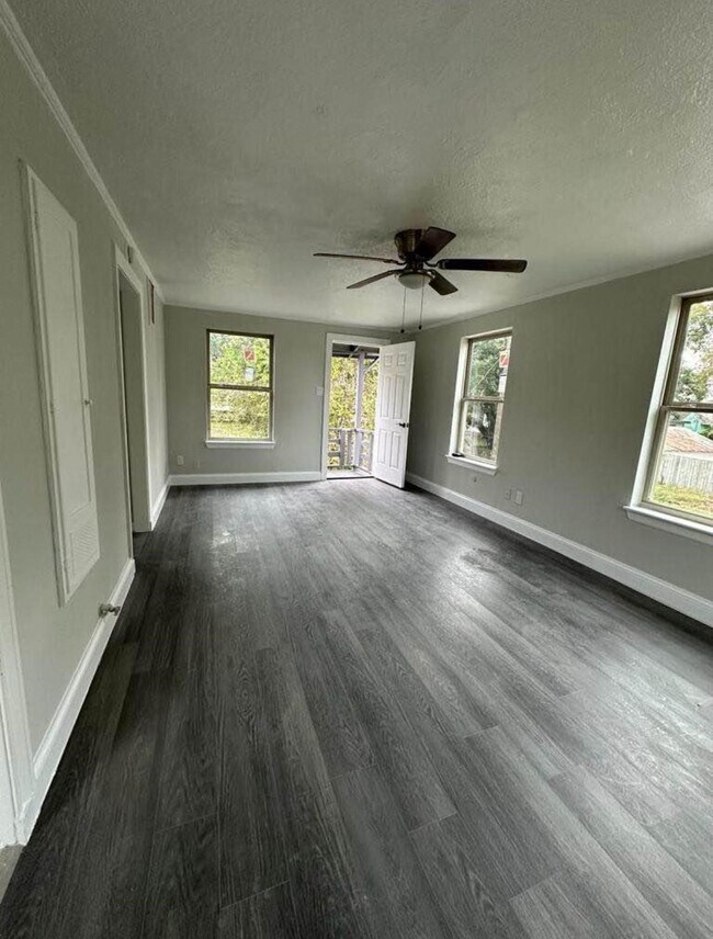 Foto del edificio - 702 Rosedale St