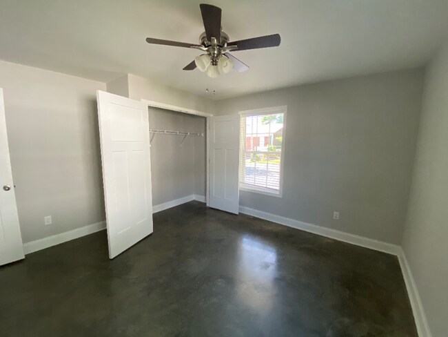 Building Photo - 1412 Magnolia St