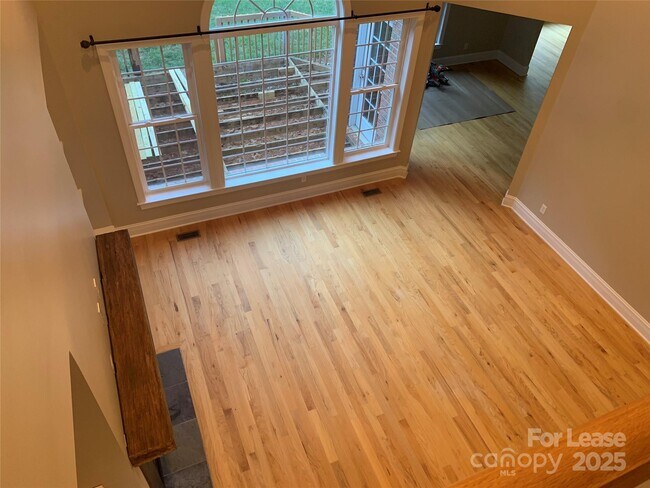 Foto del edificio - 7925 Bay Pointe Dr