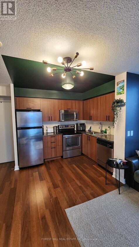 Photo principale - 5740-5740 Yonge St