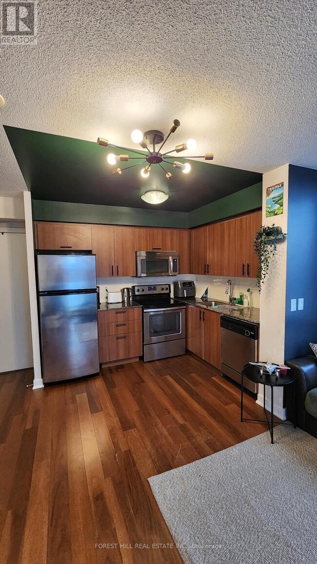 Photo du bâtiment - 5740 Yonge St