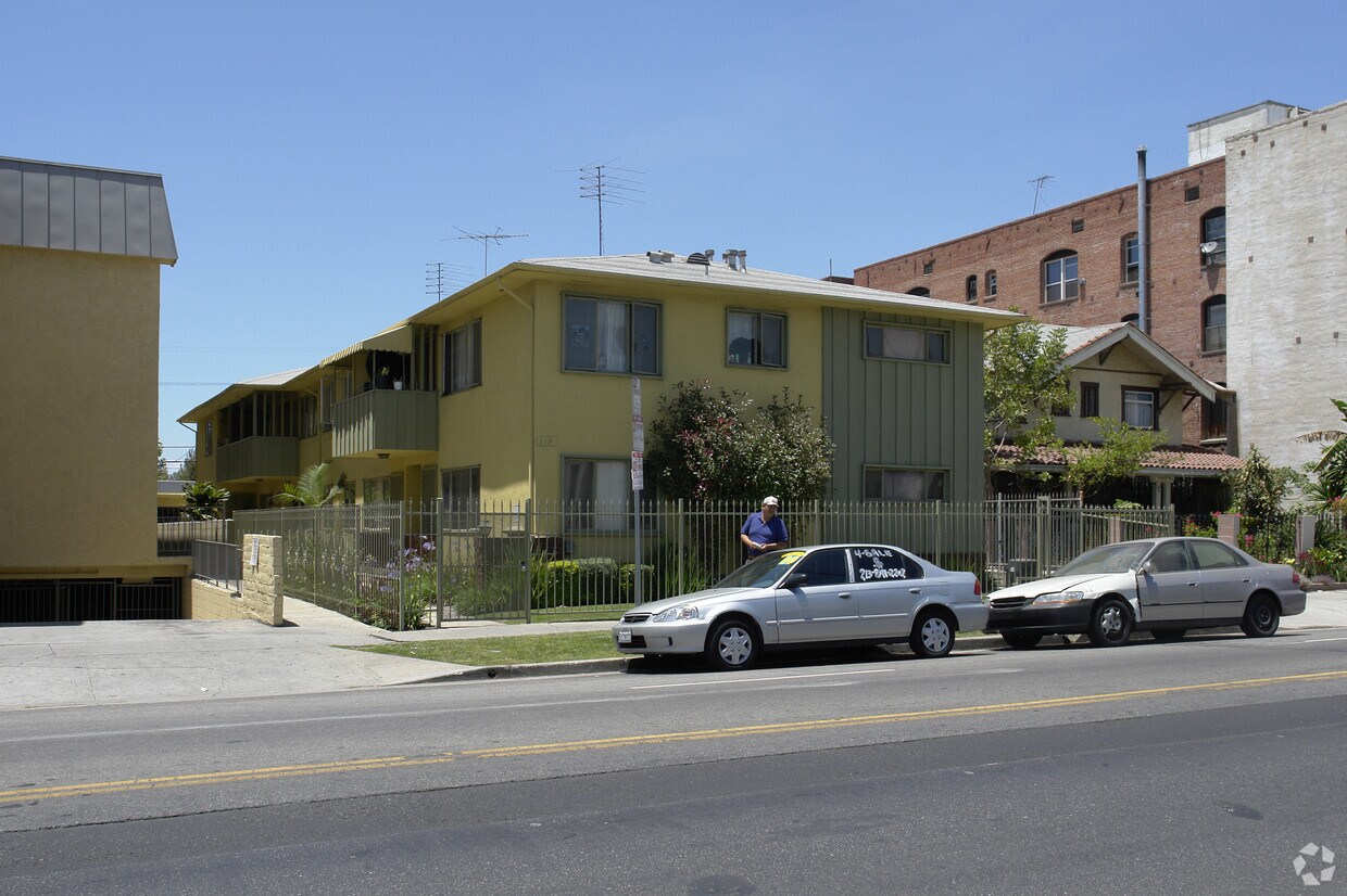 Primary Photo - 119 S Normandie Ave