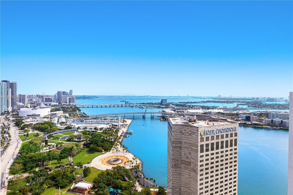 Primary Photo - 325 S Biscayne Blvd