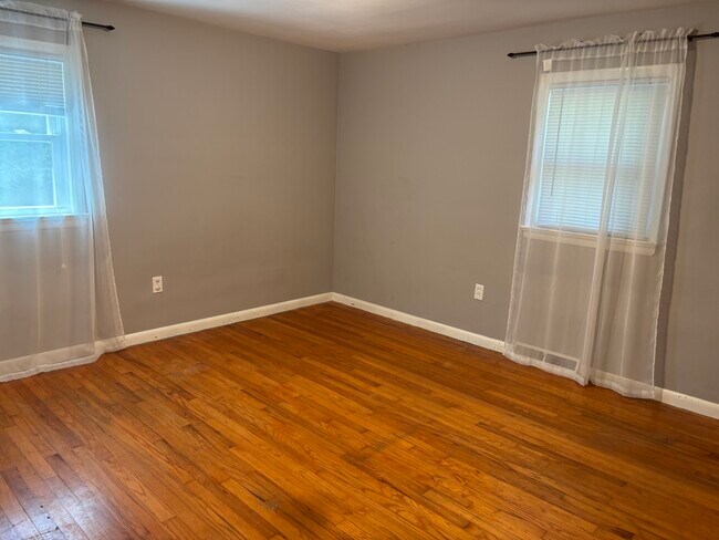 Foto del edificio - 15922 Fernwood Rd