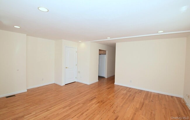 Building Photo - 74 Firwood Rd
