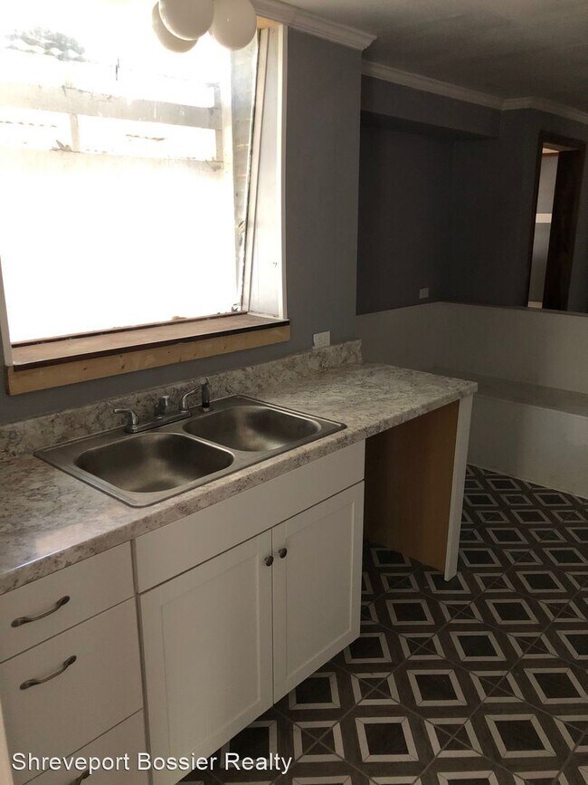 Building Photo - 3 br, 2 bath House - 2215 Highland Ave