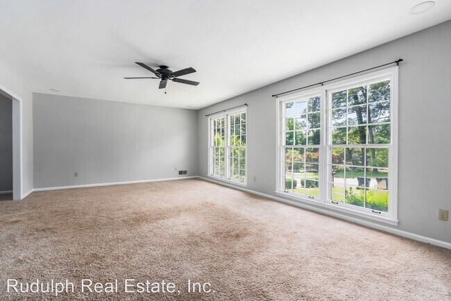 Foto del edificio - 4 br, 3 bath House - 720 Sussex Drive