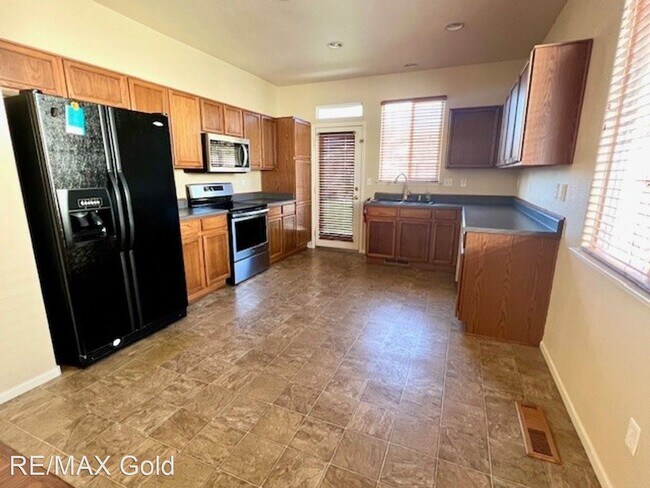 Foto del edificio - 3 br, 2 bath House - 2355 Blue Canyon Court