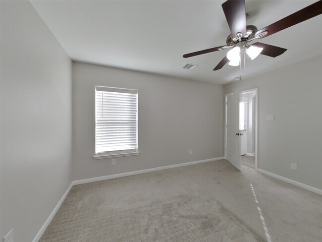 Building Photo - 32608 Decker Creek Dr