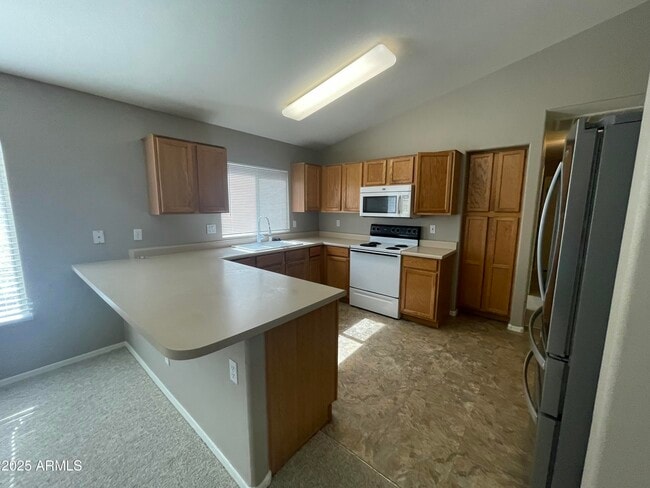 Building Photo - 2012 E Villa Theresa Dr