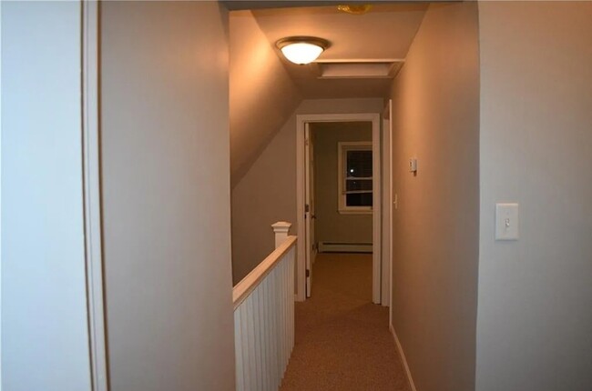 2nd Floor Hall - 176 Burnside St