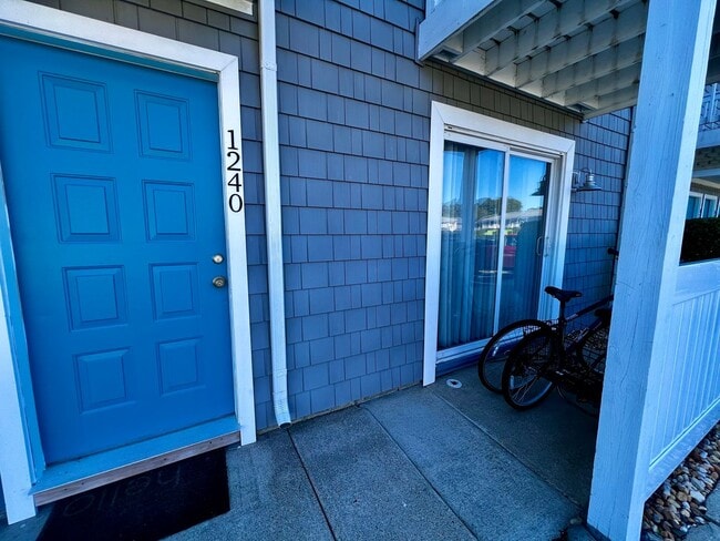 Photo - AMAZING 2 BED / 2 BATH CONDO – ONLY 8 BLOCKS FROM THE BEACH!