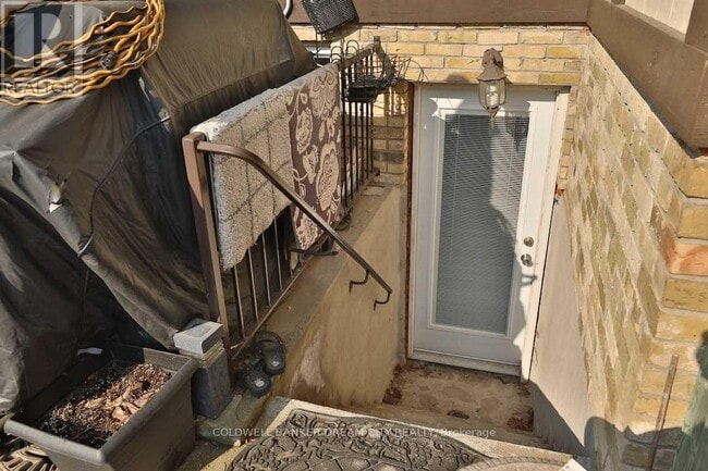 Photo du bâtiment - 213 Scott Rd