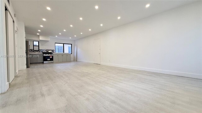 Foto del edificio - 609 Lenox Ave.