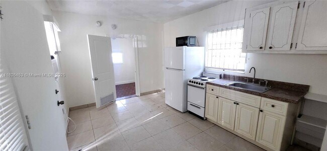 Foto del edificio - 119 NE 56th St