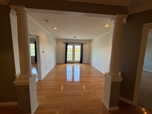 Building Photo - 6 Woodman Way