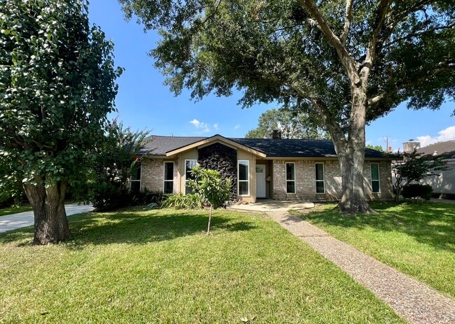 Building Photo - 7726 Twin Hills Dr