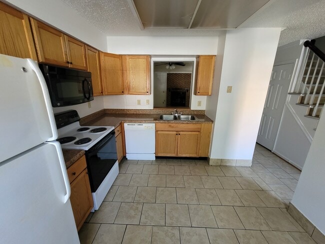 Building Photo - 921 Wildwood Square Ct
